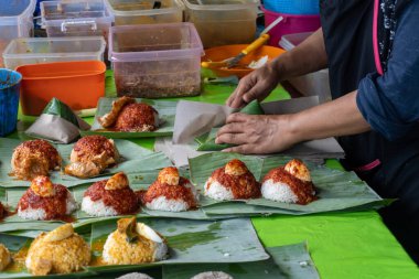 Hazırlama nasi lemak.