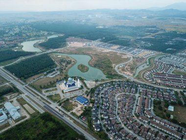 İHA görüşü Abdullah Fahim Camii ve Bertam 'daki konut geliştirme.