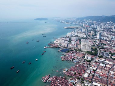 Drone View Klanı İskelesi ve Tun Dr Lim Chong Eu Otoyolu.