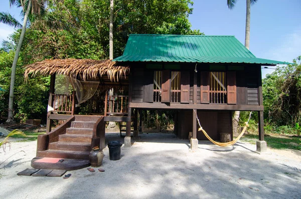 Kırsal bölgedeki Malay Kamp Evi.