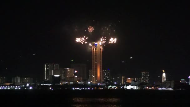 Komtar Vuurwerk Tijdens Het Nieuwe Jaar 2020 — Stockvideo