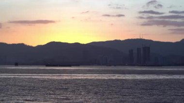 Penang Karpal Singh Yolu, Penang manzaralı gün batımında.