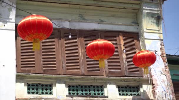 Röd Lykta Hängande Vid Gammalt Kulturhus Georgetown Penang — Stockvideo