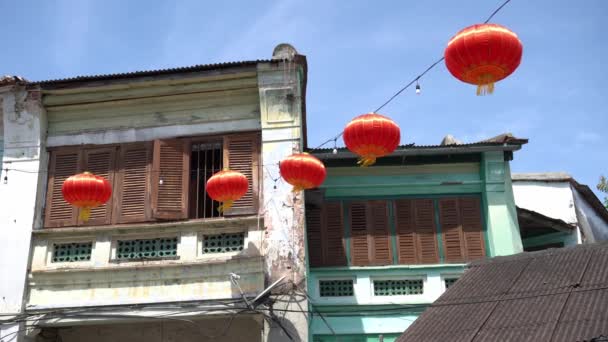 Κόκκινο Φανάρι Κρέμεται Στο Παλιό Σπίτι Κληρονομιά Georgetown Pulau Pinang — Αρχείο Βίντεο