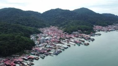 Deniz manzaralı Pangkor Adası. Pulau Pangkor 2020 'ye kadar vergisiz statü aldı.