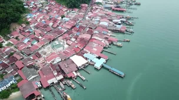 Vista aérea casa de madera de Pulau Pangkor, Perak, Malasia . — Vídeos de Stock