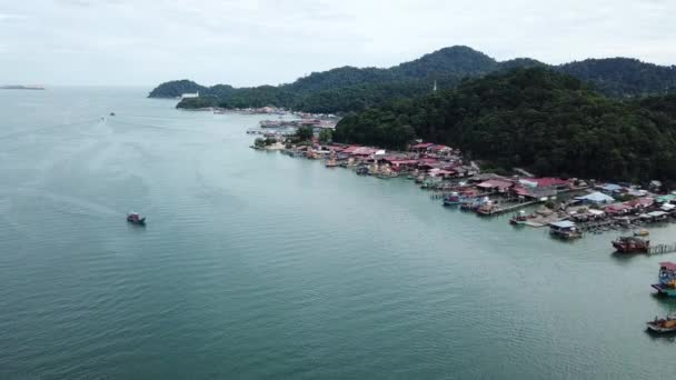 Isla Pangkor es una pequeña isla en la costa occidental de Malasia peninsular . — Vídeo de stock