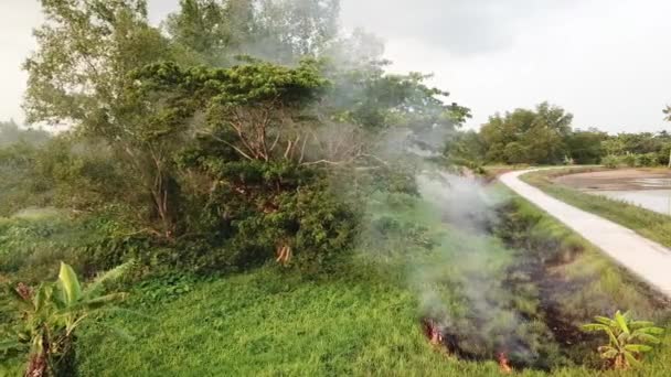 Vista aérea llama causa por fuego abierto . — Vídeos de Stock