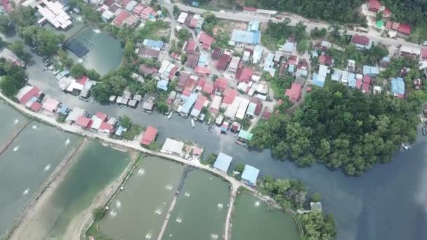 Luchtfoto dorp bij Bukit Tambun. — Stockvideo