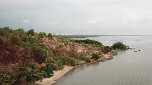 Batu Kawan quarry beside the sea. — Stock Video