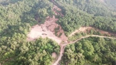 Ormanın tahrip edilmesi.