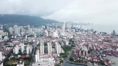 Penang Georgetown 'daki KOMTAR binası.