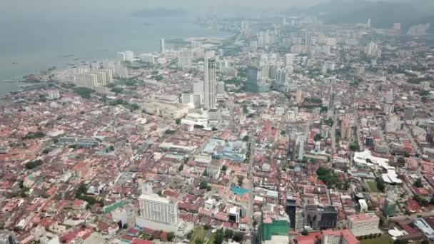 Luchtfoto van George Town in Penang, Maleisië. Penang, Maleisië — Stockvideo