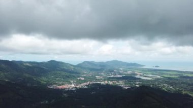 Ayer Itam, Penang 'dan Balik Pulau' ya doğru uç..