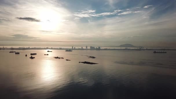 Vista aérea piscifactoría en el mar — Vídeos de Stock