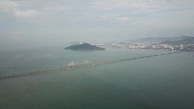 Penang Köprüsü Sultan Abdul Halim Muadzam Şah Köprüsü.