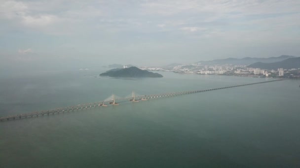 Ponte di Penang con il Sultano Abdul Halim Muadzam Shah Bridge . — Video Stock