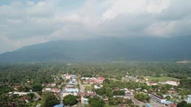 Kedah, Daerah Yan köyünün üzerinde uçan hava aracı..