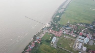 Yan Pantai Murni rıhtımına hava dönüşümlü bir bakış.