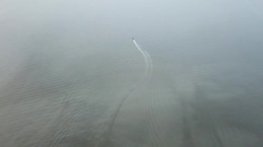 Denize açılacak bir tekne.