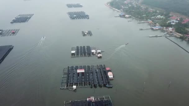 Dois barcos navegam em Kuala Kurau — Vídeo de Stock