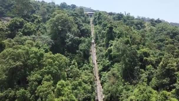 Funicular car up Penang Hill. — Stock video