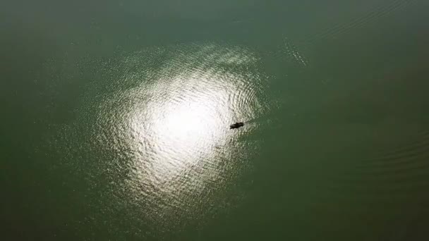 Barcos vista aérea se movem no mar — Vídeo de Stock