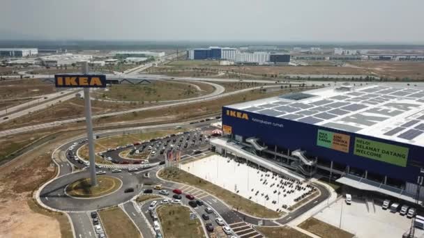 IKEA deposunun hava döndürme görüntüsü. — Stok video