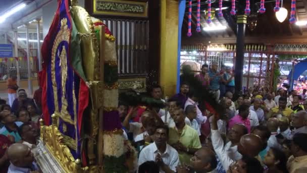 Rituelle Entsendung von Lord Murugan in den Nattukkottai Chettiar Tempel — Stockvideo