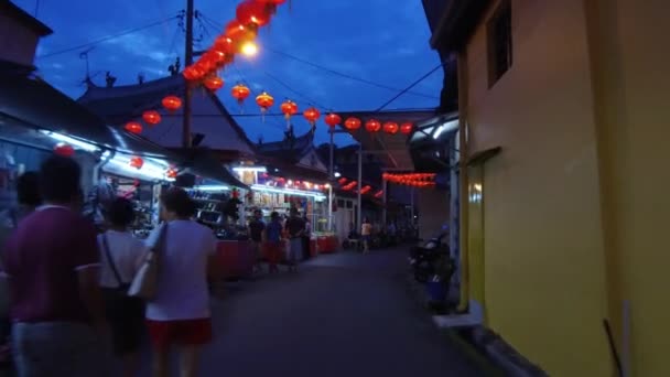 Gimbal shot Pek Gong Ceng. A hallway during chinese new year. — Stock Video