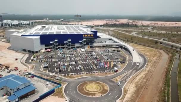 Vue aérienne Centre commercial IKEA pendant la première journée d'ouverture . — Video