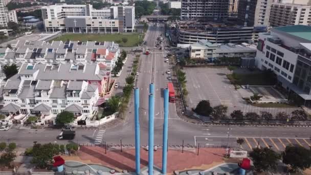 Letecký Karpal Singh Drive je nábřežní promenáda na předměstí Jelutong. — Stock video