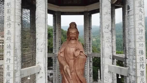 Kuan Yin Istennő a Mercy Pavilonból, Kek Lok Si az építőiparban.. — Stock videók