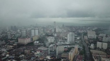 Sabahın erken saatlerinde Georgetown Macallum 'dan sisli bulut manzaralı.