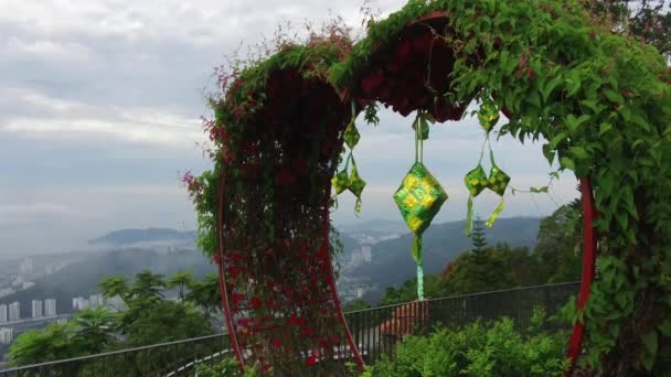 Decoración Ketupat en Penang Hill . — Vídeos de Stock