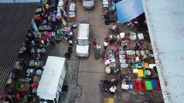 Jalan Bunga Raya 'daki havadan pasar pagi pazarı. — Stok video