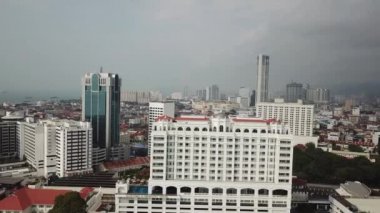 Yüksek binalı havacılık ve doğulu (E & O) otel