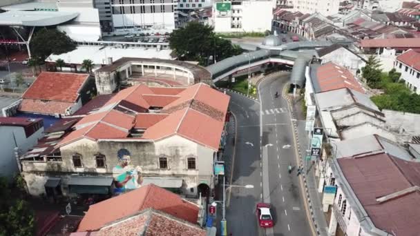 Wandbild Junge isst Cendol in Lebuh Keng Kwee an der Penang Road. — Stockvideo