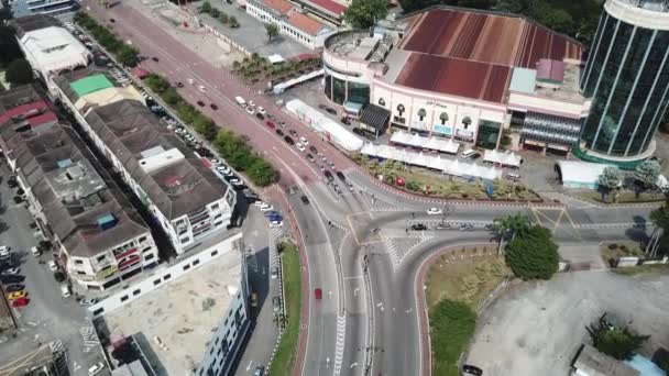 Tampilan udara SP Plaza dekat persimpangan Jalan Sungai Layar, Jalan Badlishah. — Stok Video
