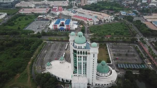 Вид с воздуха на архитектуру городского совета Себеранг Перай (MPSP, MBSP) ). — стоковое видео