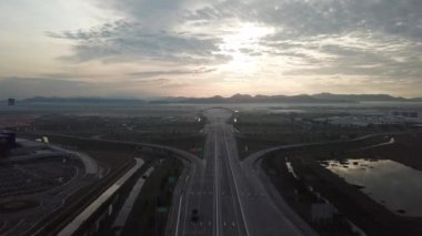 Sabah uçakla yonca kavşağına doğru.