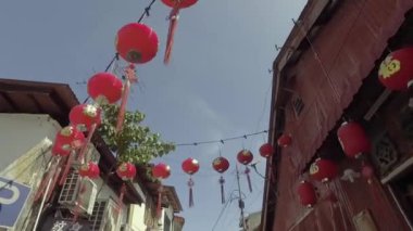 Kırmızı fenerden turistlere kadar eğil..