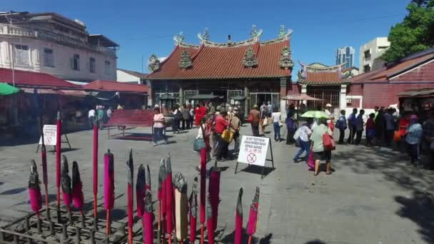 Tempel der Göttin der Barmherzigkeit ohne Taubenfütterung. — Stockvideo