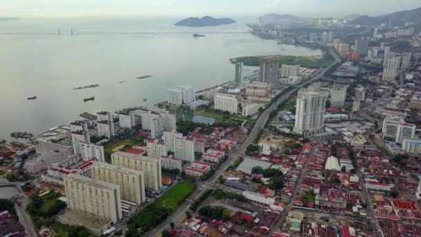 Luchtfoto Macallum bij Tun Dr Lim Chong Eu Expressway. — Stockvideo