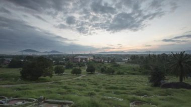 Çin mezarının gün doğumu zamanı..
