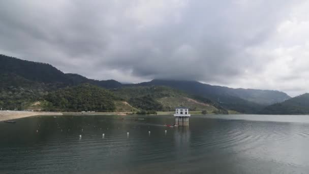 Timelapse dragon boat festival a Teluk Bahang dam . — Video Stock