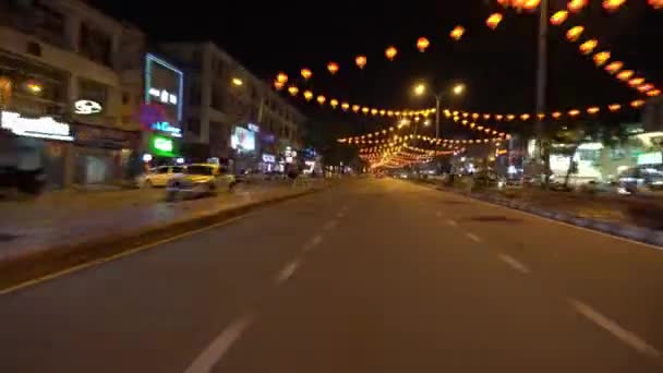 Conduire à la route avec lanterne . — Video