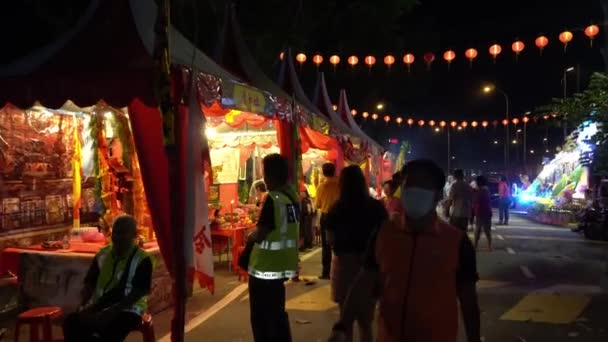 Autel des divinités chinoises dans la rue . — Video
