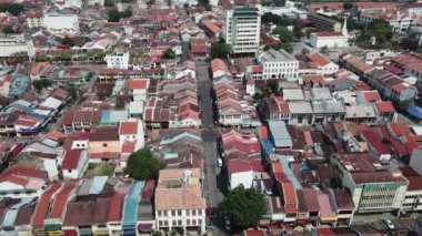 Lebuh Çin 'in çatısında İHA atışı. Kilitlenecek araba sayısı azaldı.
