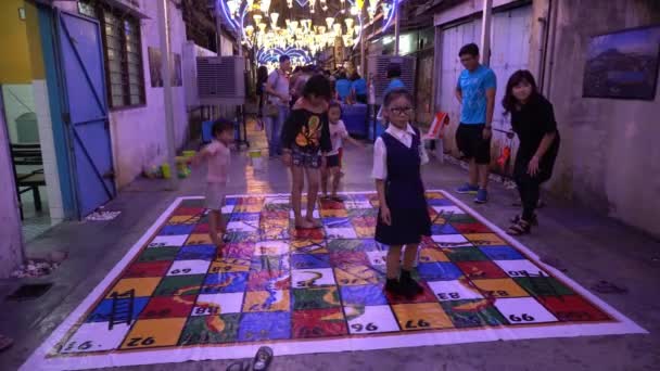 Букит Мертаджам Пенанг Малайзия Января 2020 Выходящие Дети Играют Настольную — стоковое видео